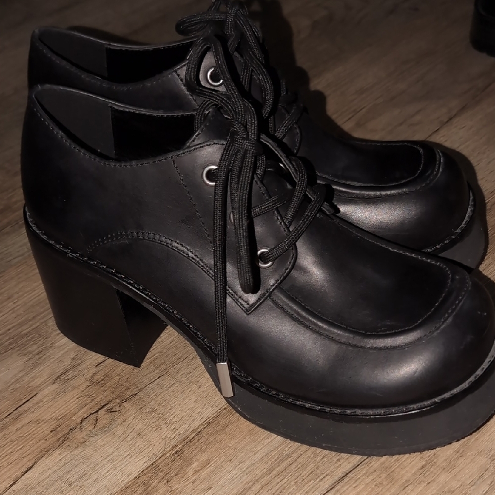 Black Chunky Heel Lace-Up Shoes